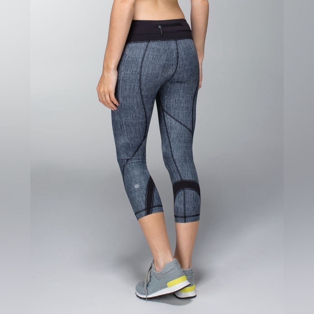 Lululemon Run Inspire Crop II Black Sport Legging’s Size 4